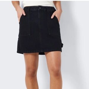 Noisy May - Emily Caradonna Hw Cargo Black Denim - Skirt Size XL